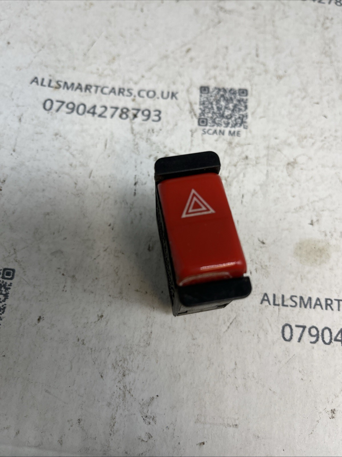Mercedes W126 Hazard Warning Switch A0008209010 Genuine Image 2