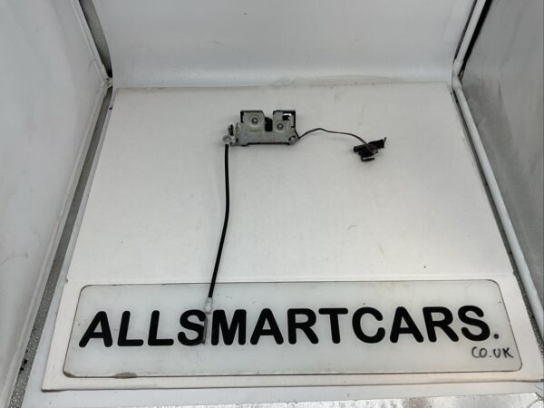 SMART CAR 451 FORTWO COUPE 2007 2014 CENTRE REAR BOOT CATCH LOCK A4517600040