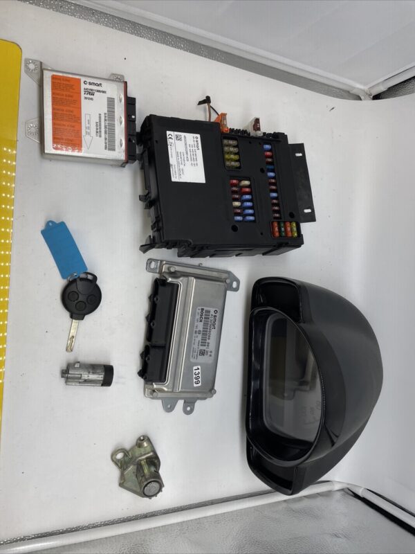 SMART-CAR-451-FORTWO-COUPE-2010-MHD-10-PETROL-ECU-KIT-SAM-UNIT-LOCKS-52K-155885938850-2 SMART CAR 451 FORTWO COUPE 2010 MHD 10 PETROL ECU KIT SAM UNIT LOCKS 52K 155885938850 2