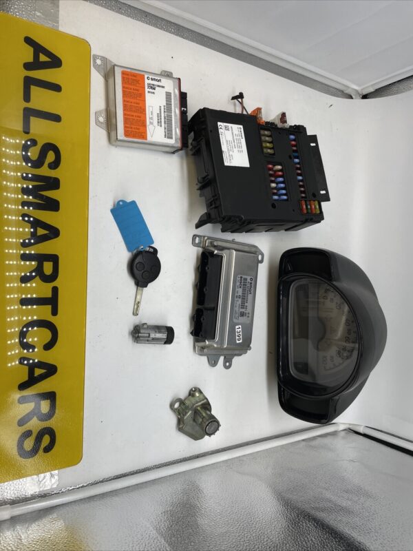 SMART CAR 451 FORTWO COUPE 2010 MHD 1 0 PETROL ECU KIT & SAM UNIT & LOCKS 52K