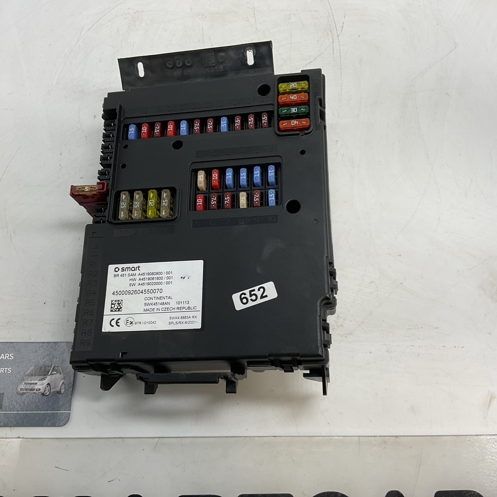 12 14 SMART FORTWO 451 MHD PETROL FUSE BOX A4519060900 Image 2
