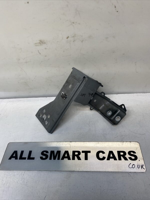SMART FORFOUR A453 2015 ON LEFT FRONT N/S/F WING FENDER BRACKET 625F34674R