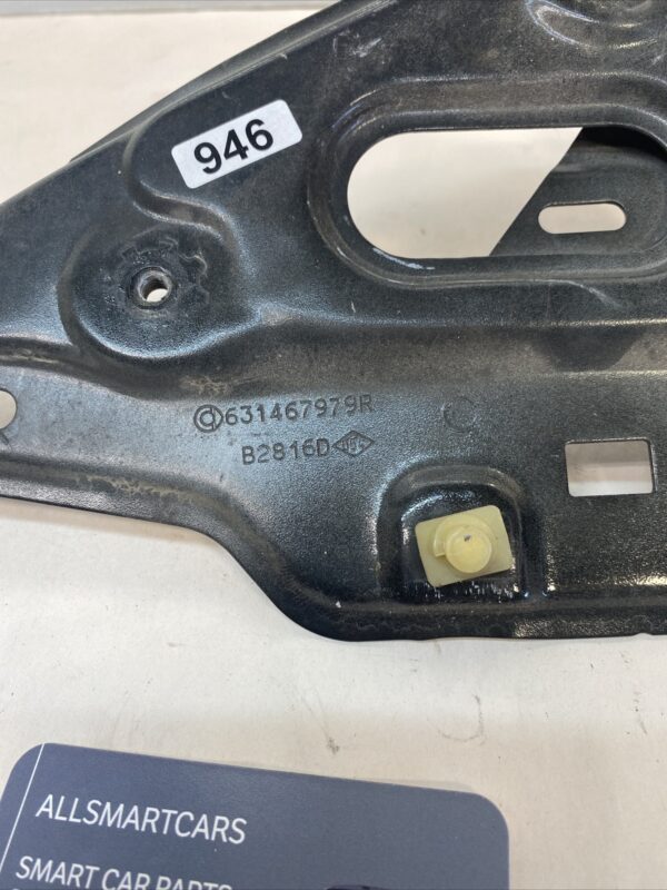 SMART FORFOUR PART NUMBER 631467979R r wing bracket BRACKET 155658084021 2
