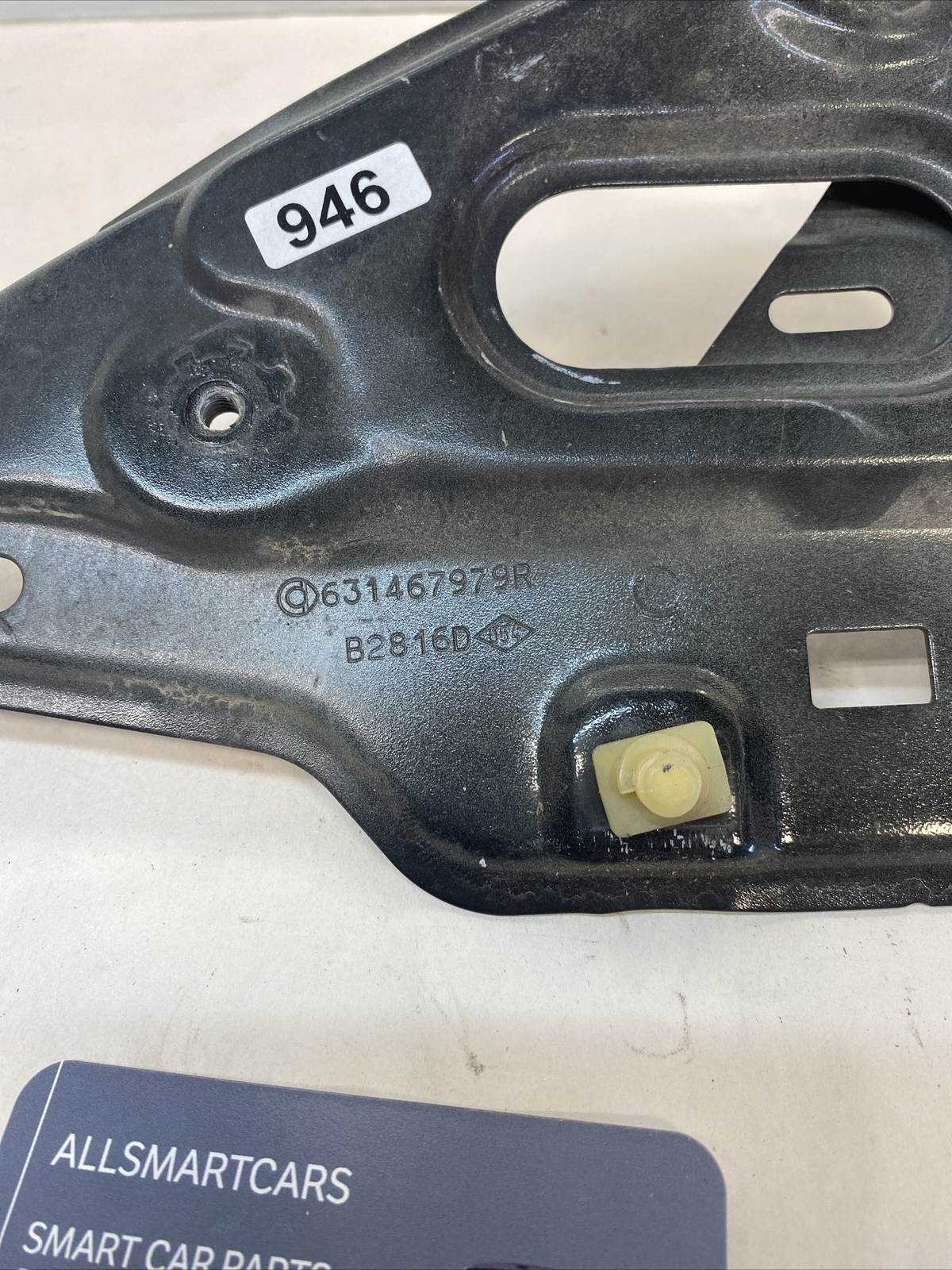 SMART FORFOUR PART NUMBER 631467979R r wing bracket (*) BRACKET Image 2