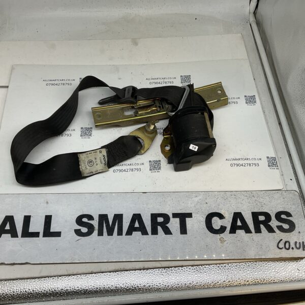 Mercedes W126 380 SE front right seat belt A1268606885