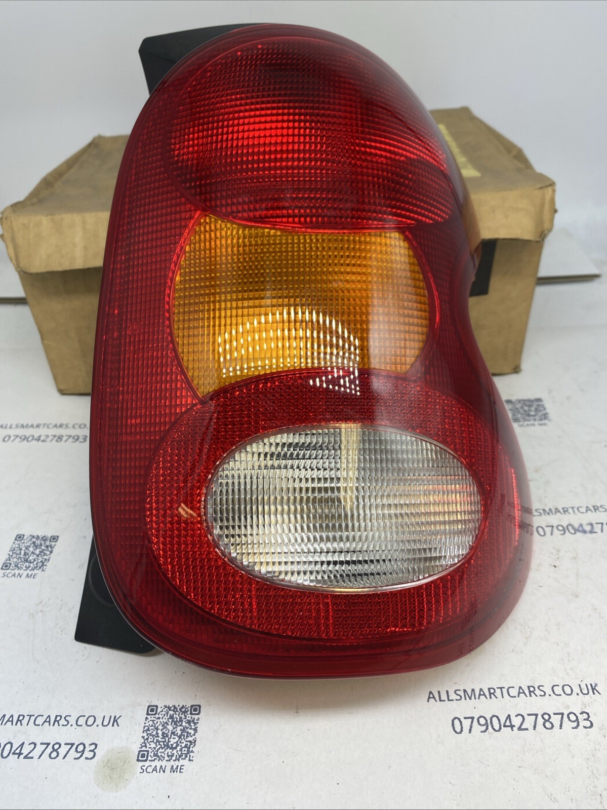 SMART CAR 450 FORTWO CABRIO 1998 2006 OSR DRIVERS SIDE RIGHT REAR TAIL LIGHT Image 5