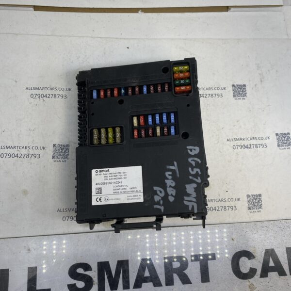 SMART FORTWO W451 SAM FUSE BOX A4515401350 157610913582 2