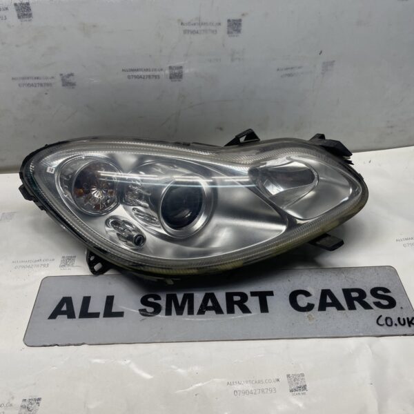 Smart 451 Right Headlight 0301229602 A4518200459 (Broken Support)