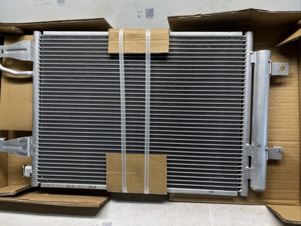 Air Con Condenser Fits SMART FORFOUR I 11 13 15 454 960161 157613347413 2