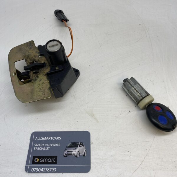 SMART CAR 450 FORTWO COUPE 98 06 SET OF DOOR LOCK AND KEY 156159770473 2