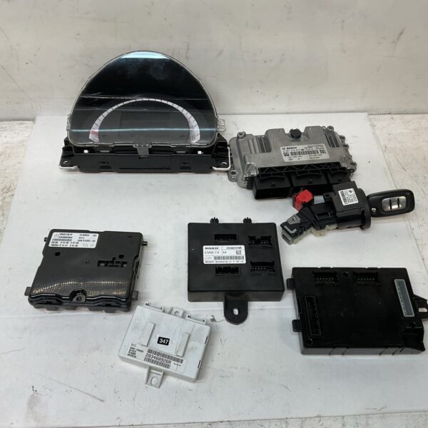 SMART CAR 453 FORFOUR 2016 95K MANUAL ENGINE ECU KIT & LOCKS (PETROL NON TURBO)