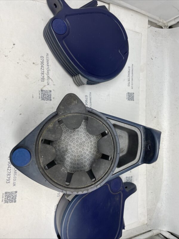 SMART-CAR-FORTWO-LHD-CUP-HOLDER-Cd-Ans-Ash-Trey-1999-2007-157799603763-2 SMART CAR FORTWO LHD CUP HOLDER Cd Ans Ash Trey 1999 2007 157799603763 2