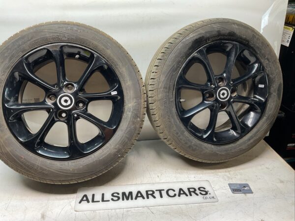 SMART FORTWO A453 15 ON  ALLOY WHEEL PAIR  15 INCH A4534013900 (good Tyres)