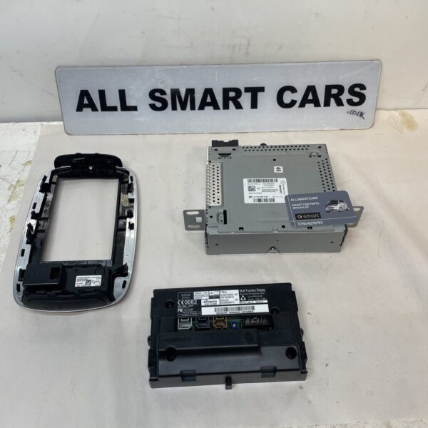 2016 SMART FORFOUR SAT NAV DISPLAY SCREEN A4539002104 D090016