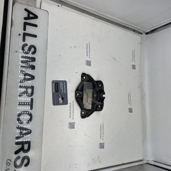 Mercedes Benz C126 380SEC Coupe Front Fog Light Bracket 1268260714 (M18)