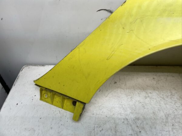 SMART-FORTWO-451-REAR-WING-IN-YELLOW-LEFT-SIDE-scratches-155966429804-2 SMART FORTWO 451 REAR WING IN YELLOW LEFT SIDE scratches 155966429804 2