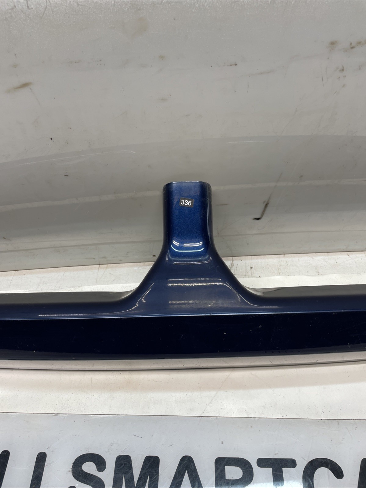 SMART ROADSTER REAR BUMPER CENTRE T BAR PANEL 0009950V008 Blue EB1 EAF Image 4