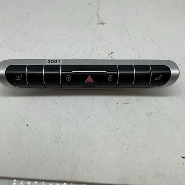SMART 451 MIDDLE SWITCH PANEL WITH HEATED SEATS A4518205610003 156548160955 2