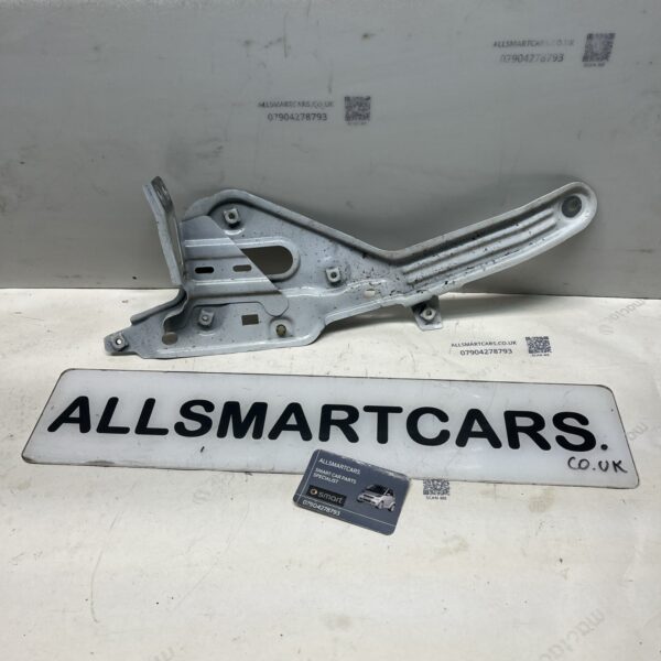SMART 453 FORFOUR 631467979R   r wing bracket White BRACKET