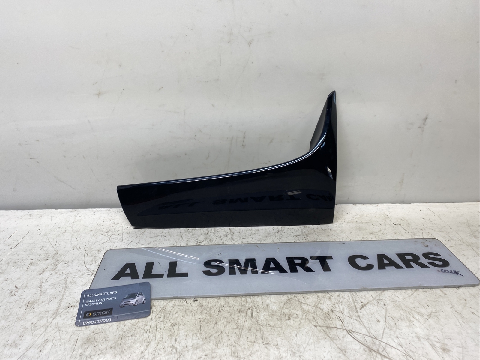 SMART FORFOUR W453 2017 TAILGATE TRIM MOULDING A4537930188 RIGHT