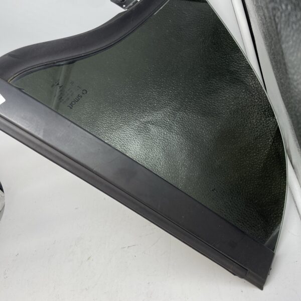 2016 SMART FORTWO 453 OFFSIDE LEFT DOOR WINDOW QUARTER GLASS TINTED COUPE 156143381116 2