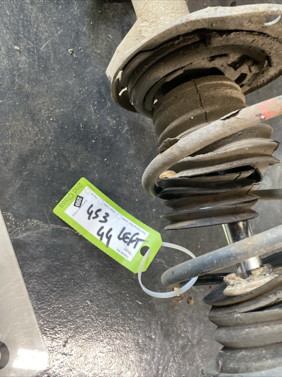 SMART 453 FORFOUR LEFT FRONT SUSPENSION LEG 2017 0 9 PETROL MANUAL Image 5