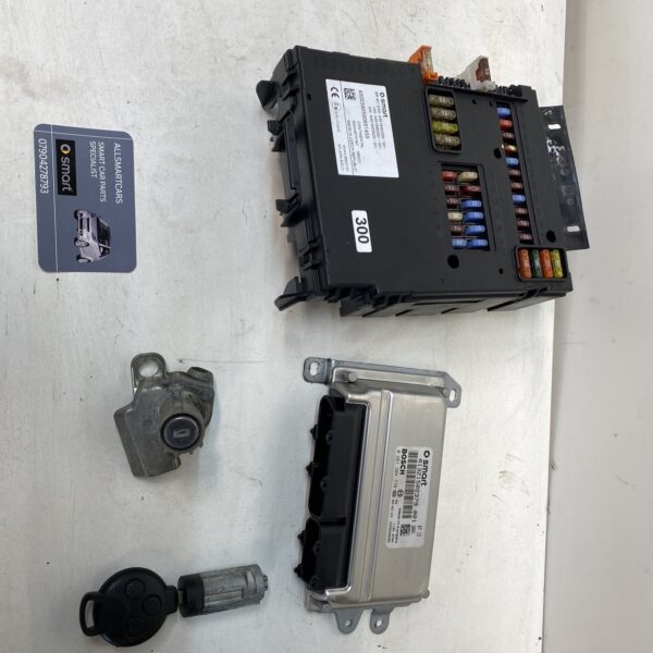 SMART CAR 451 FORTWO CABRIO 2009 12 MHD 1 0 PETROL ECU KIT & SAM UNIT & LOCKS