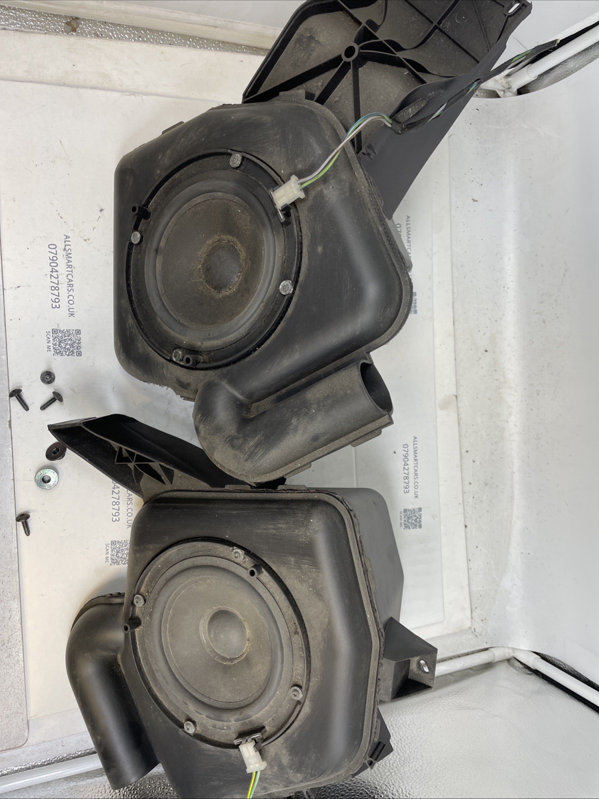 SMART FORTWO 450 Sound System BASS BOX SPEAKER SYSTEM LHD Only Image 2