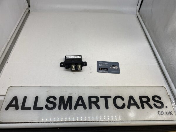 MERCEDES BENZ E Class Battery Charging Relay Control Module A0009822023