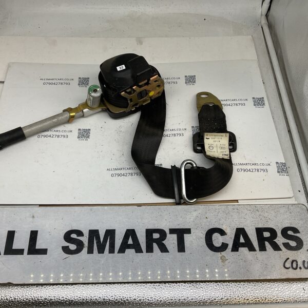 MERCEDES E280 W123 PASSENGER FRONT SEAT BELT WITH TENSIONER  123 860 62 86 L