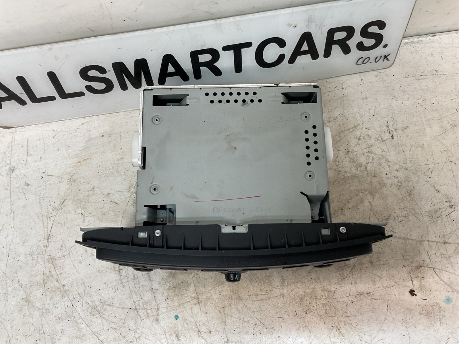 Mercedes SMART A451 CD RADIO PLAYER HEAD UNIT A4518202879 Image 2
