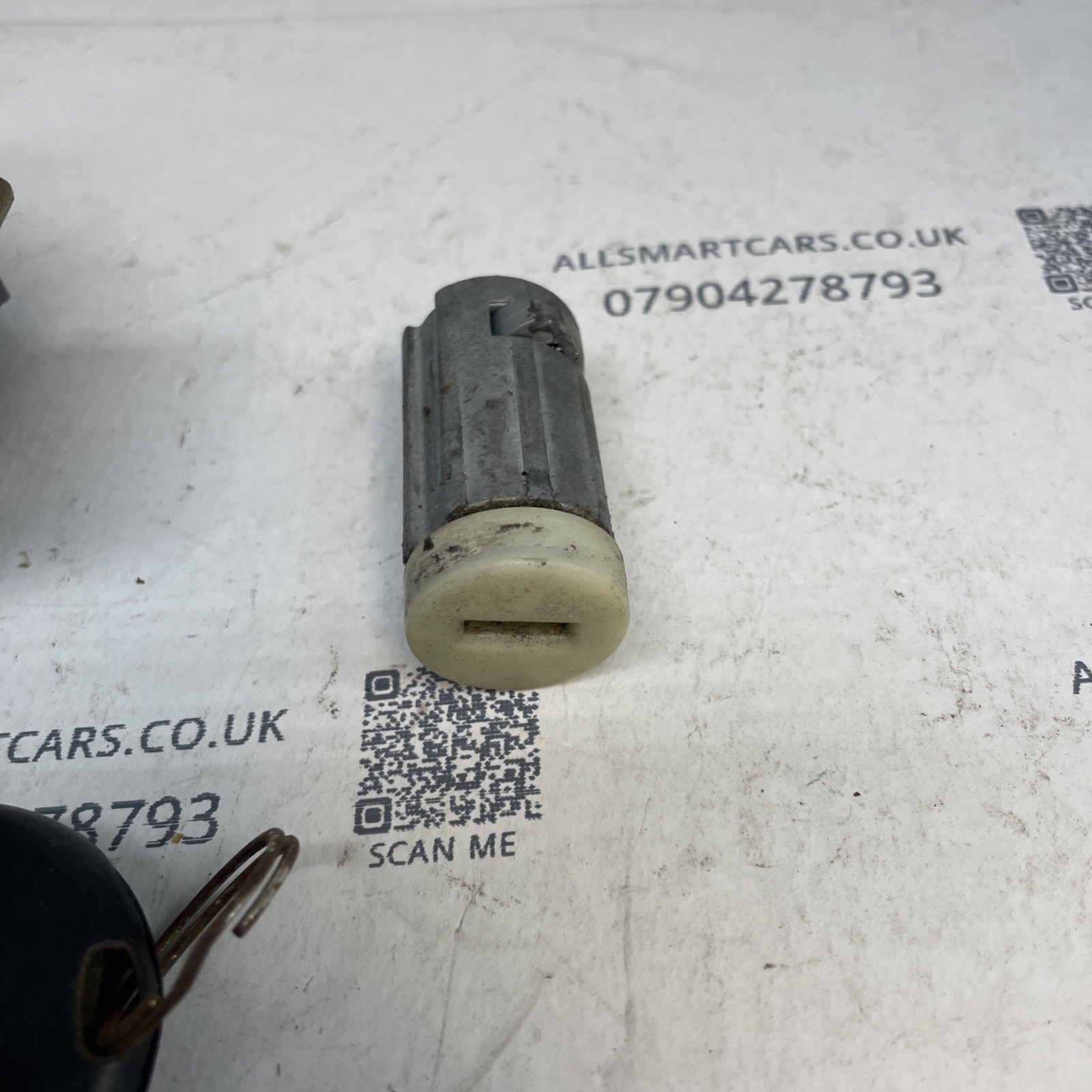 SMART CAR 450 FORTWO COUPE 98 06 SET OF DOOR LOCK AND KEY Image 4