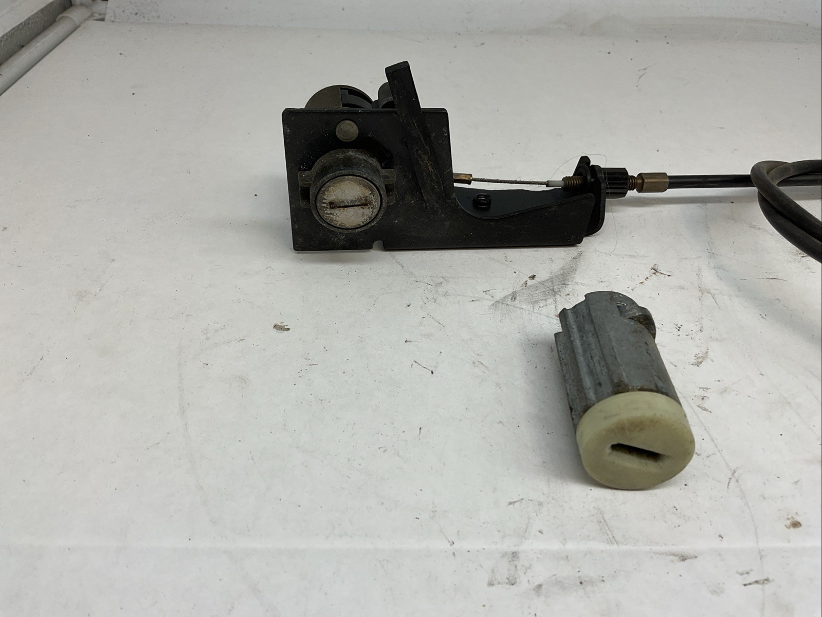 SMART CAR 450 FORTWO COUPE CABRIO 98 06 CONVERTIBLE OS SET OF DOOR LOCK AND KEY Image 4