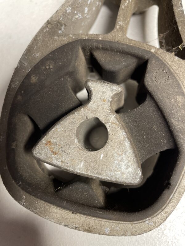 SMART FORTWO 2011 MK2 08 CDI ENGINE MOUNT BRACKET HOLDER SUPPORT 2007 14 155832445037 2