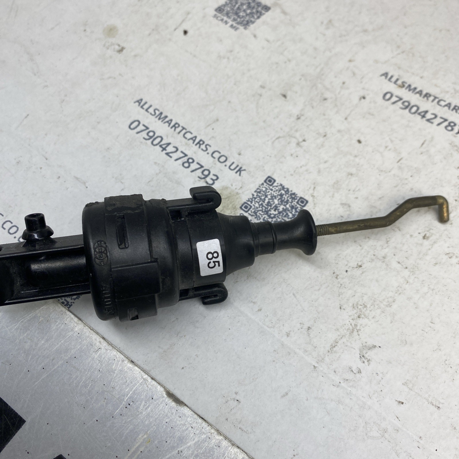MERCEDES BENZ C CLASS W202 FRONT DOOR CENTRAL LOCKING VACUUM ACTUATOR 400139 M21 Image 4