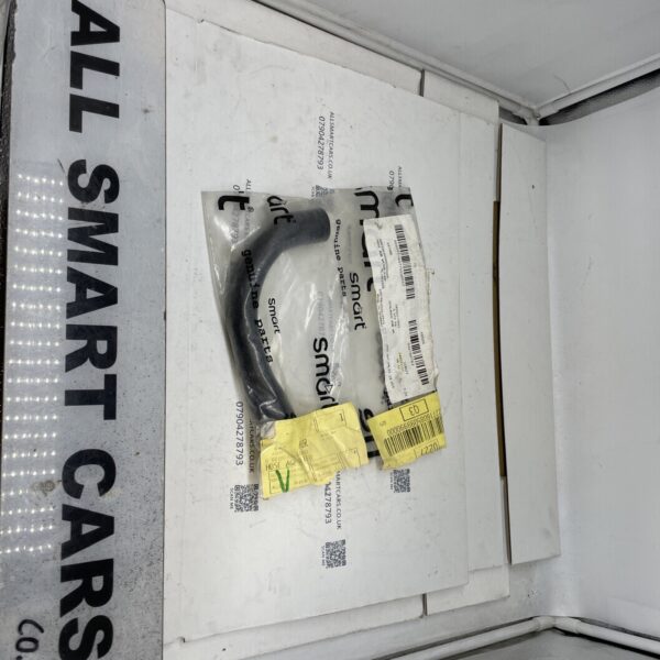NEW Genuine Smart452 Roadster hose water pump Q0010030V002 (A6)