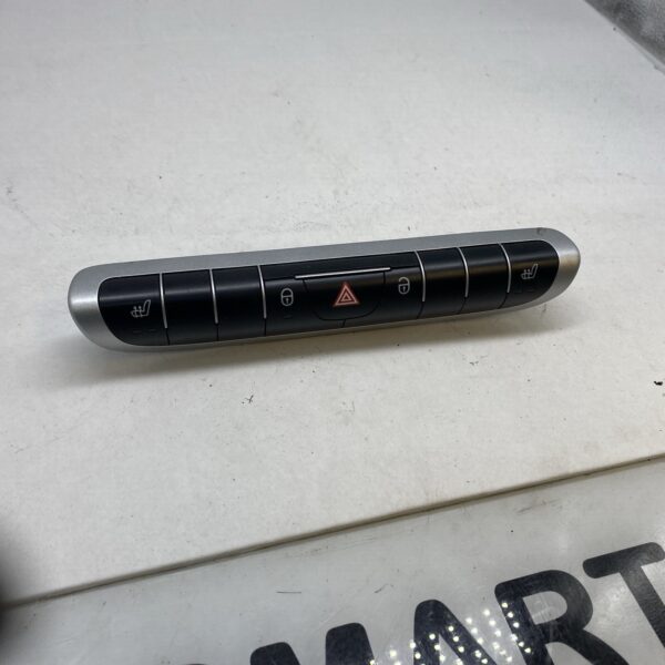 SMART 451 MIDDLE SWITCH PANEL WITH HEATED SEATS A4518208210