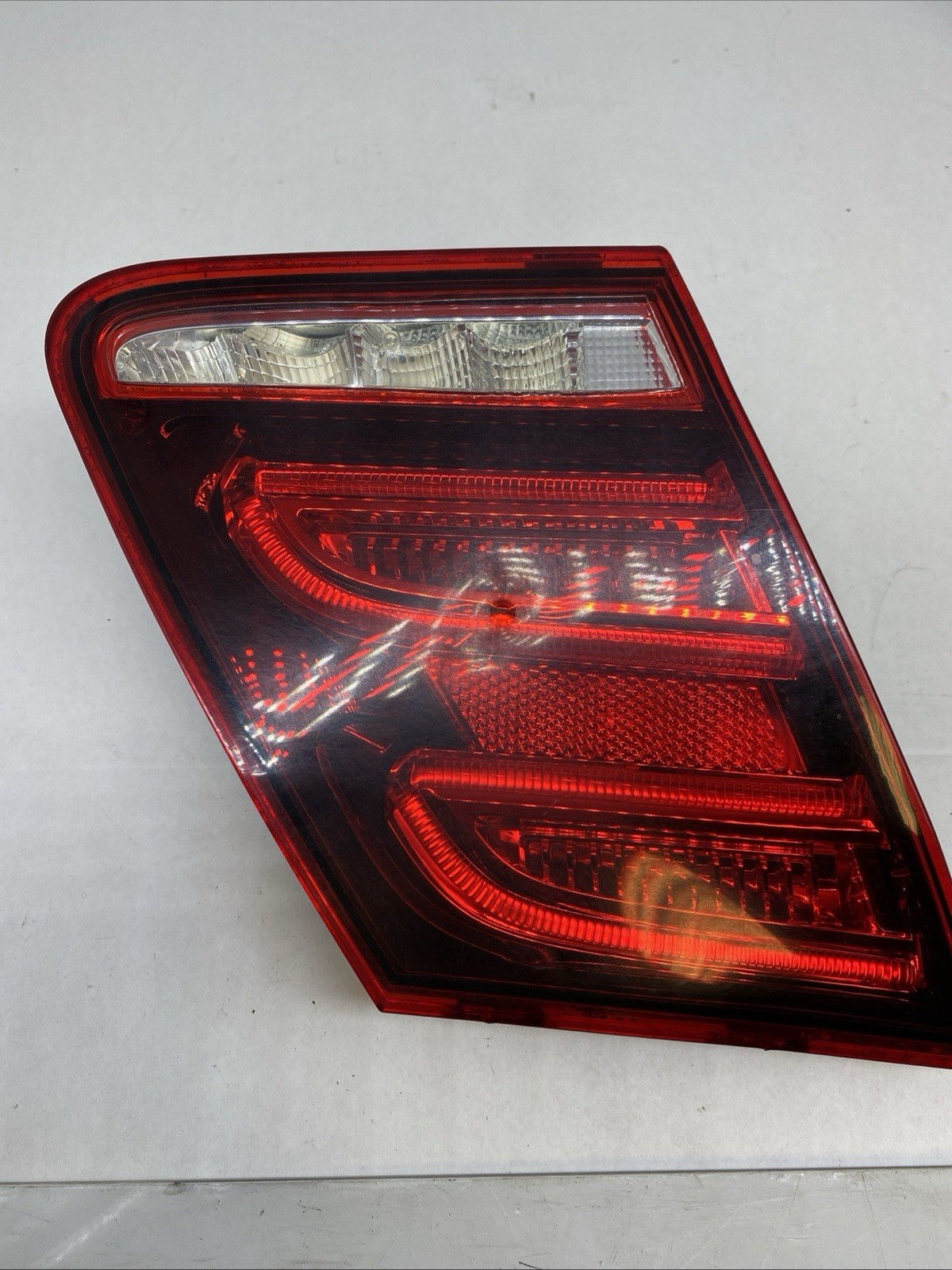 MERCEDES BENZ E CLASS W212 2013 2016 NS REAR LEFT SIDE TAIL LIGHT A046318 613000 Image 2